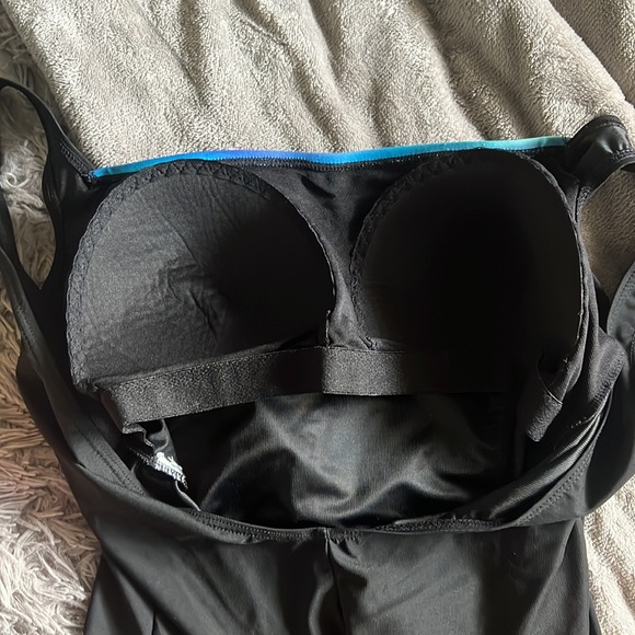 Bathing suit - Picture 3 of 3